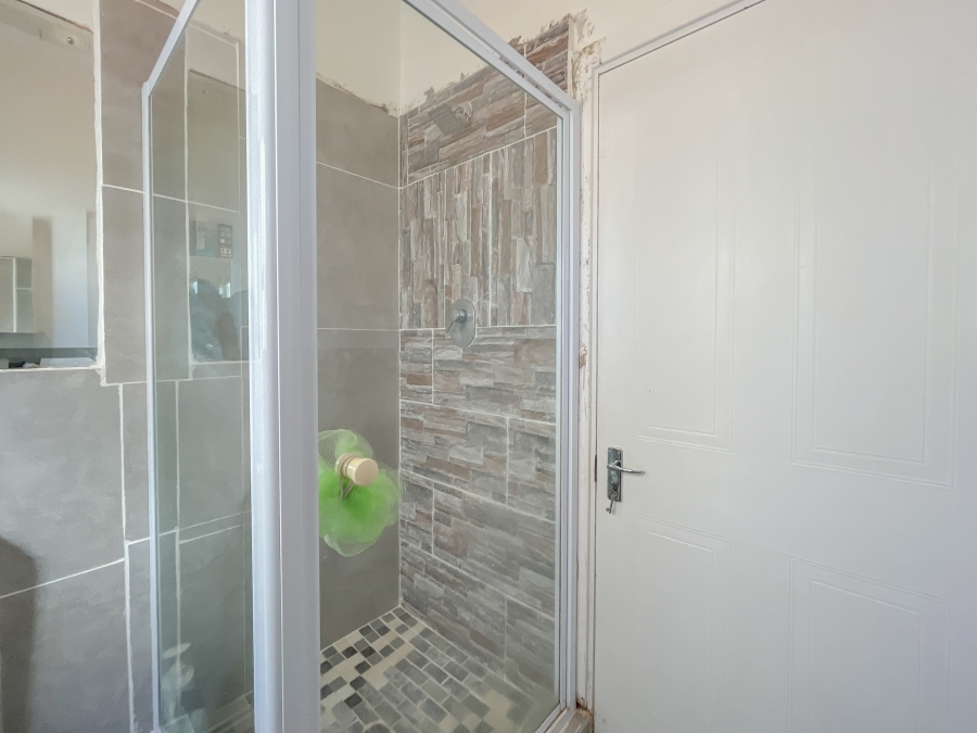 To Let 2 Bedroom Property for Rent in Manor Estates KwaZulu-Natal