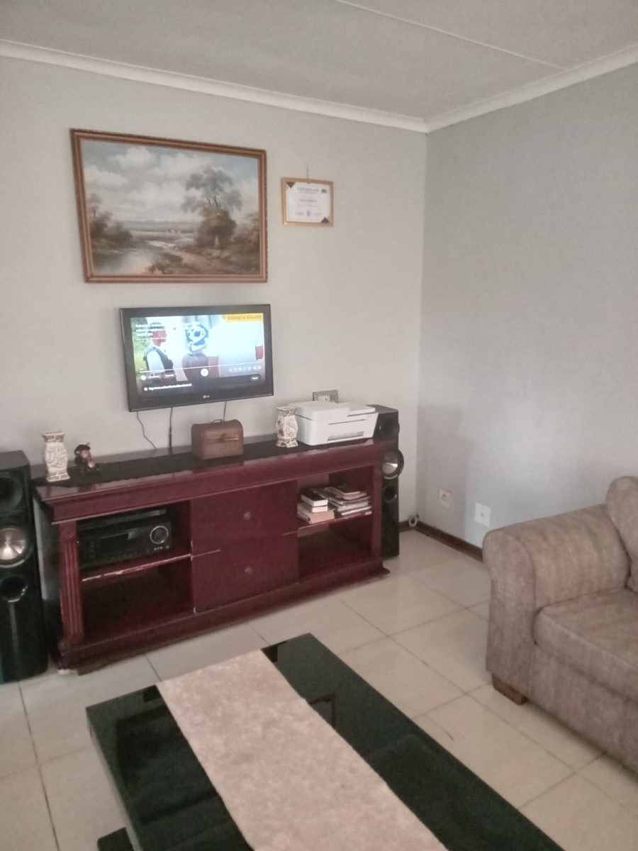 3 Bedroom Property for Sale in Esikhawini KwaZulu-Natal