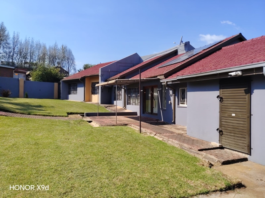 4 Bedroom Property for Sale in Aviary Hill KwaZulu-Natal