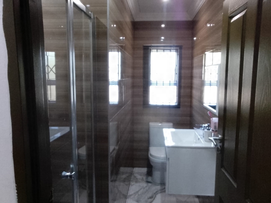 4 Bedroom Property for Sale in Aviary Hill KwaZulu-Natal