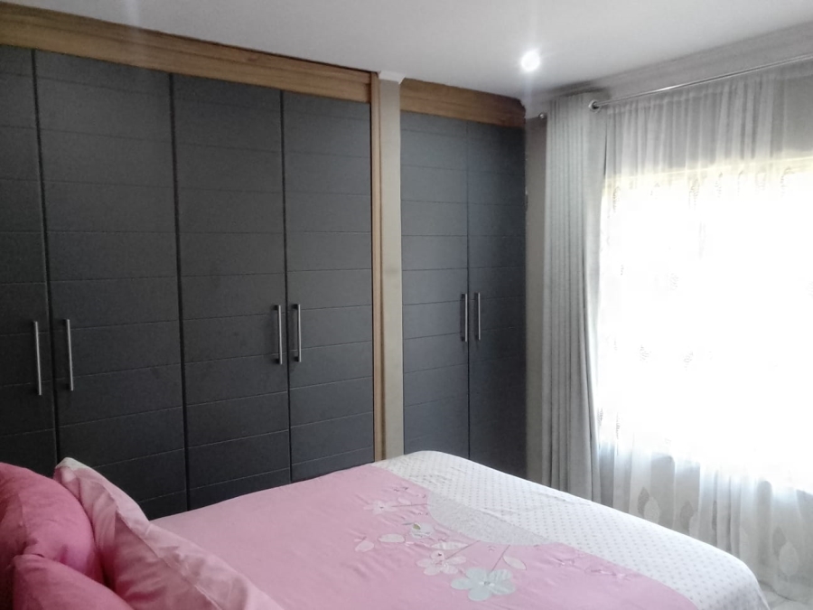 4 Bedroom Property for Sale in Aviary Hill KwaZulu-Natal