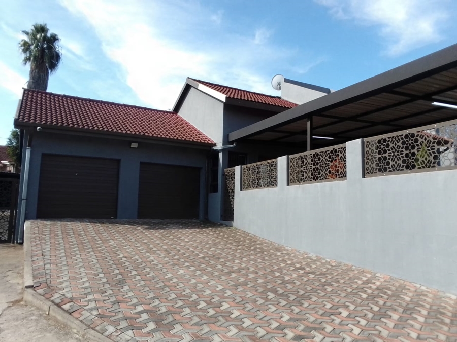 4 Bedroom Property for Sale in Aviary Hill KwaZulu-Natal