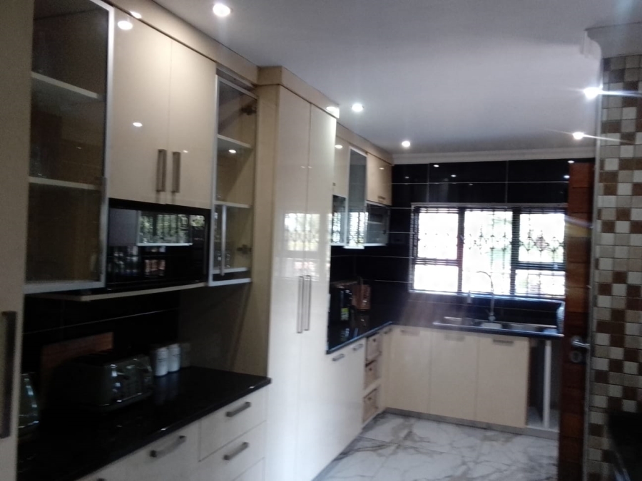 4 Bedroom Property for Sale in Aviary Hill KwaZulu-Natal
