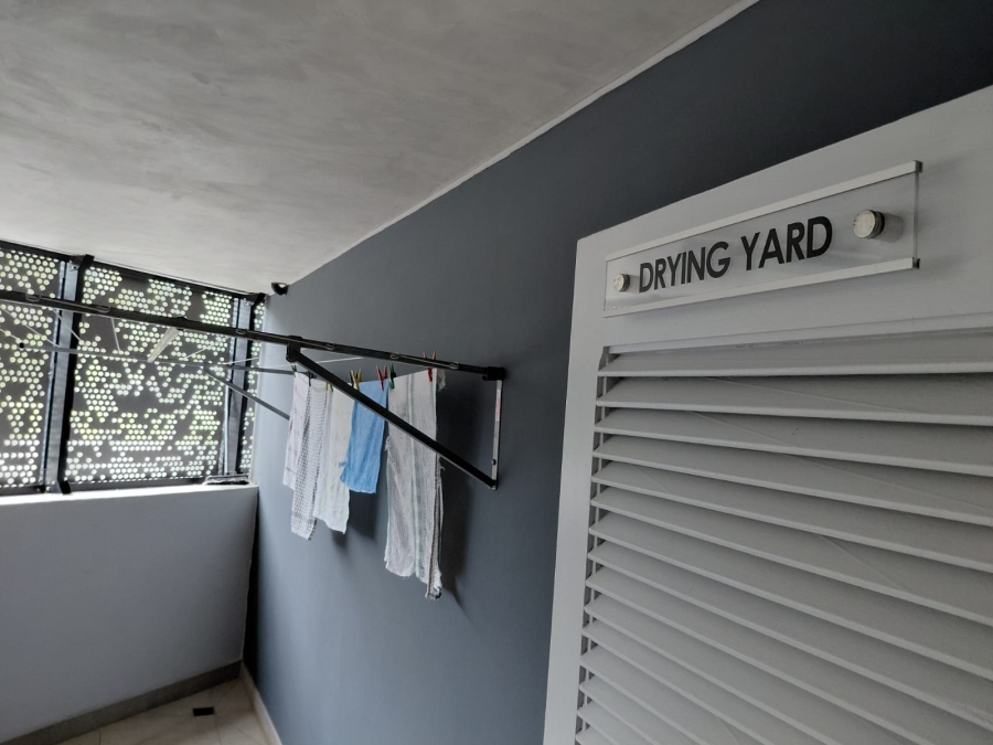 To Let 1 Bedroom Property for Rent in La Lucia KwaZulu-Natal