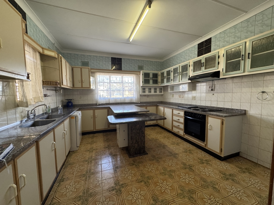 5 Bedroom Property for Sale in Howick West KwaZulu-Natal