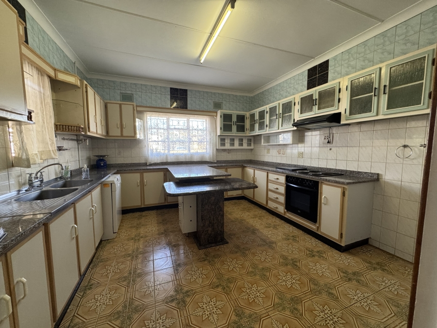 5 Bedroom Property for Sale in Howick West KwaZulu-Natal
