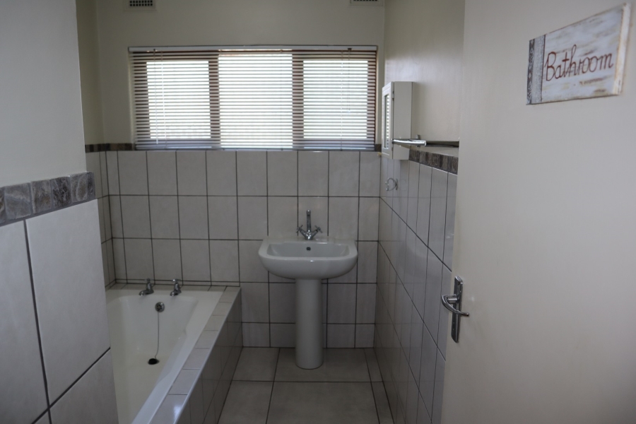 To Let 3 Bedroom Property for Rent in Pinetown KwaZulu-Natal