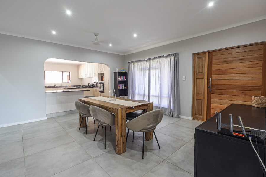 3 Bedroom Property for Sale in Amanzimtoti KwaZulu-Natal