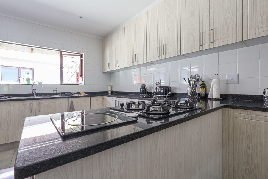 3 Bedroom Property for Sale in Amanzimtoti KwaZulu-Natal