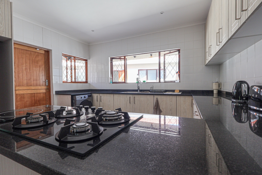 3 Bedroom Property for Sale in Amanzimtoti KwaZulu-Natal