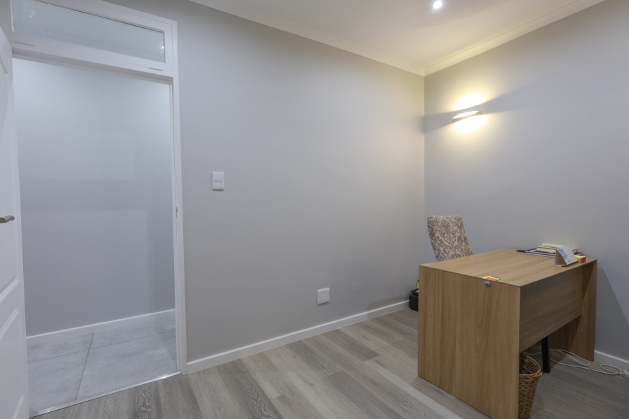 3 Bedroom Property for Sale in Amanzimtoti KwaZulu-Natal