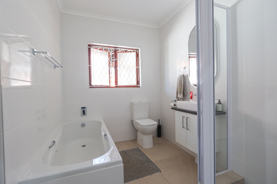 3 Bedroom Property for Sale in Amanzimtoti KwaZulu-Natal