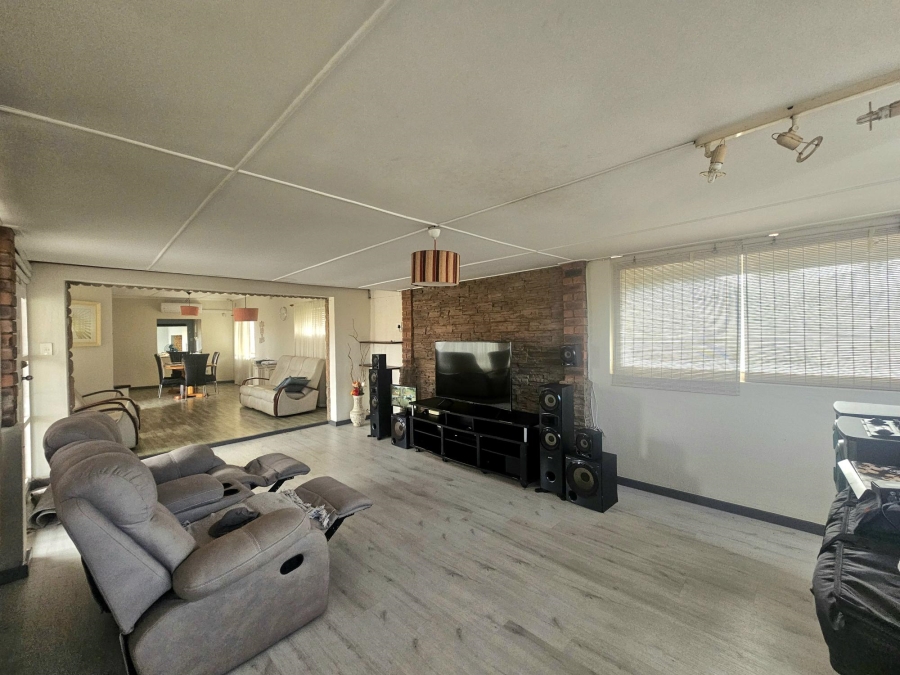 To Let 3 Bedroom Property for Rent in Ocean View KwaZulu-Natal