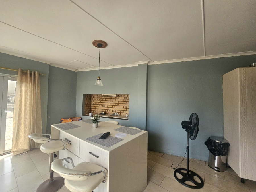 To Let 3 Bedroom Property for Rent in Ocean View KwaZulu-Natal