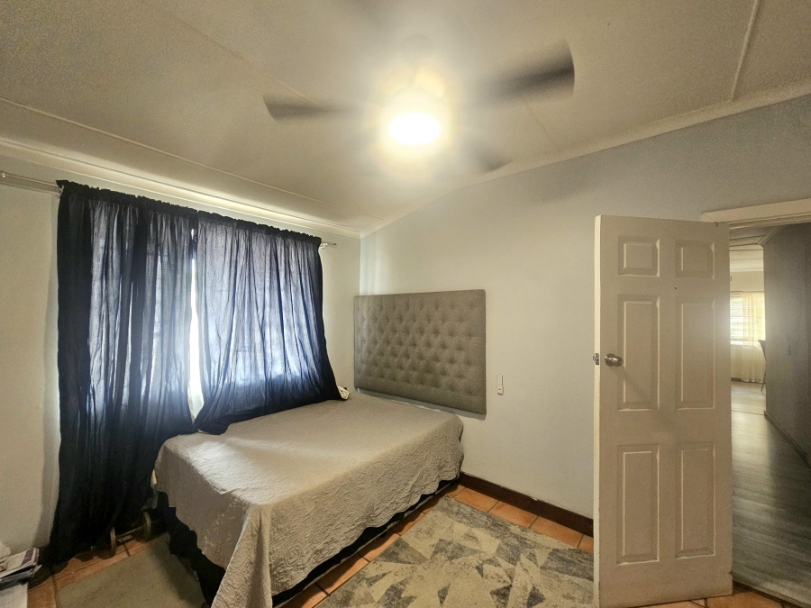 To Let 3 Bedroom Property for Rent in Ocean View KwaZulu-Natal