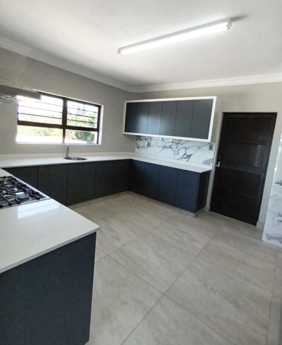 To Let 6 Bedroom Property for Rent in La Lucia KwaZulu-Natal