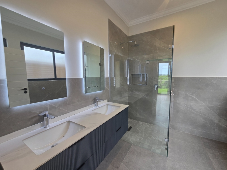 To Let 2 Bedroom Property for Rent in New Salt Rock City KwaZulu-Natal