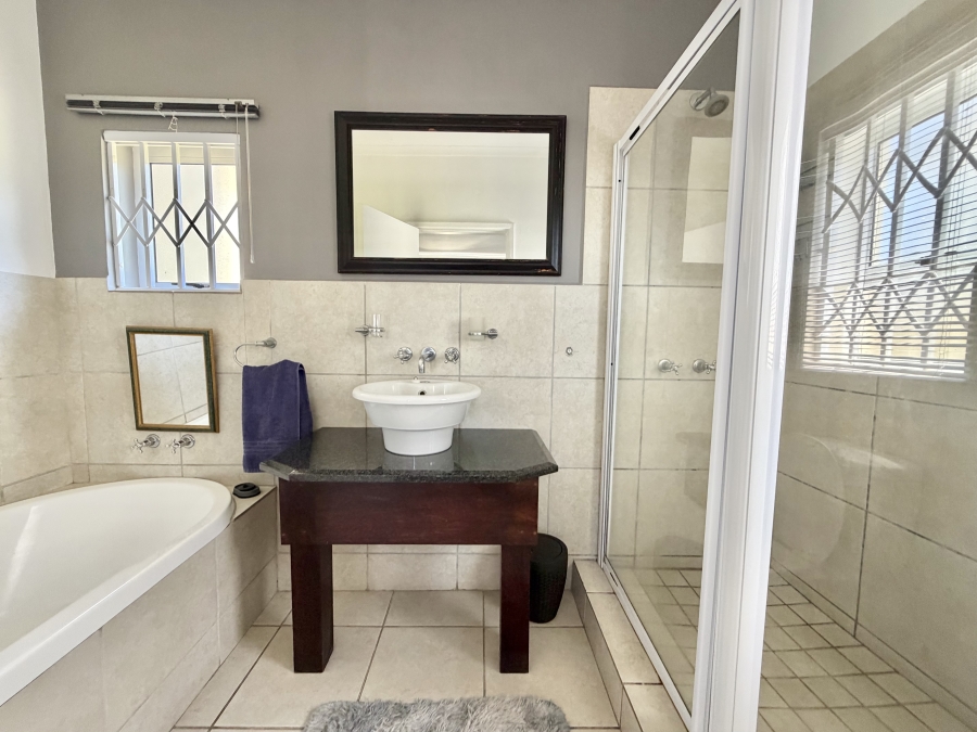 5 Bedroom Property for Sale in Ballito Central KwaZulu-Natal
