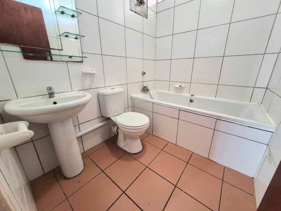 To Let 1 Bedroom Property for Rent in Empangeni Central KwaZulu-Natal