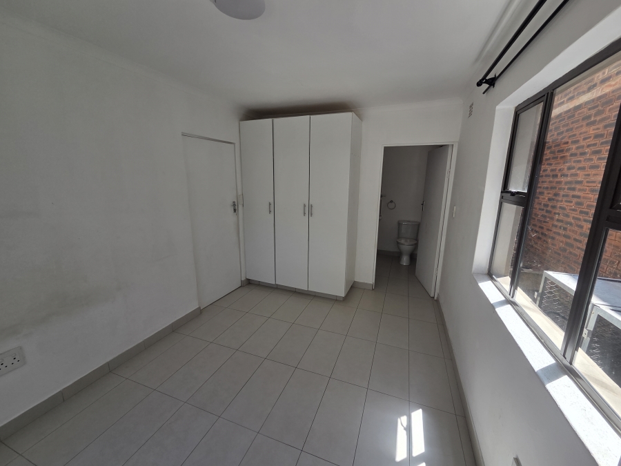 To Let 1 Bedroom Property for Rent in Bluff KwaZulu-Natal