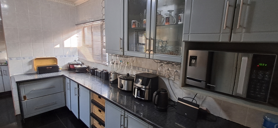 3 Bedroom Property for Sale in Signal Hill KwaZulu-Natal