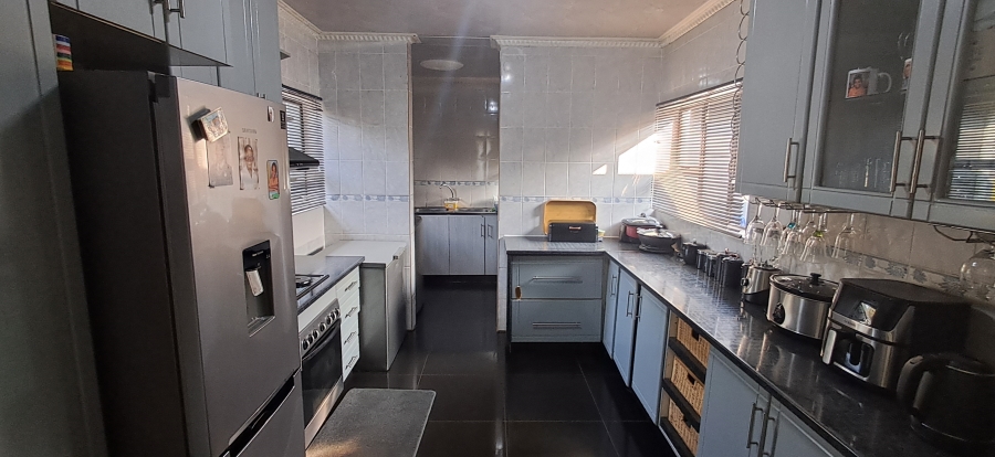 3 Bedroom Property for Sale in Signal Hill KwaZulu-Natal