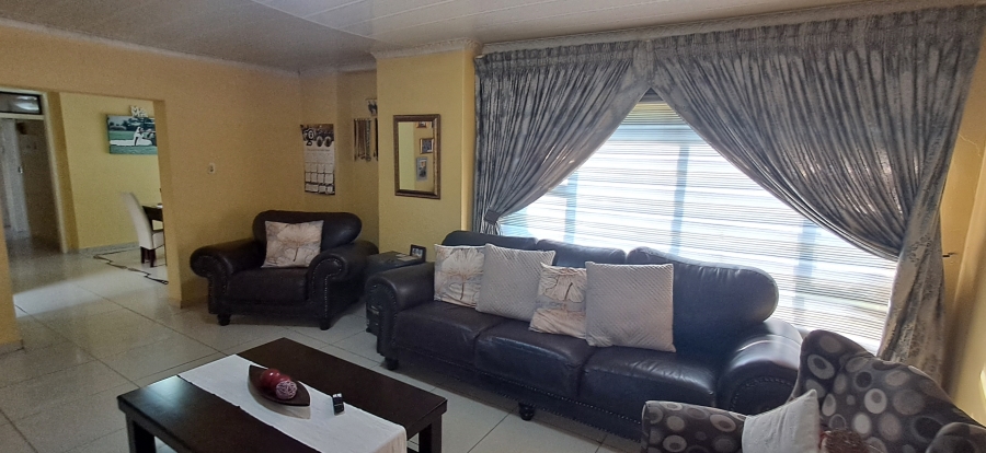 3 Bedroom Property for Sale in Signal Hill KwaZulu-Natal