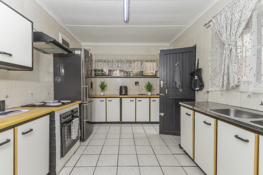 3 Bedroom Property for Sale in Mount Vernon KwaZulu-Natal