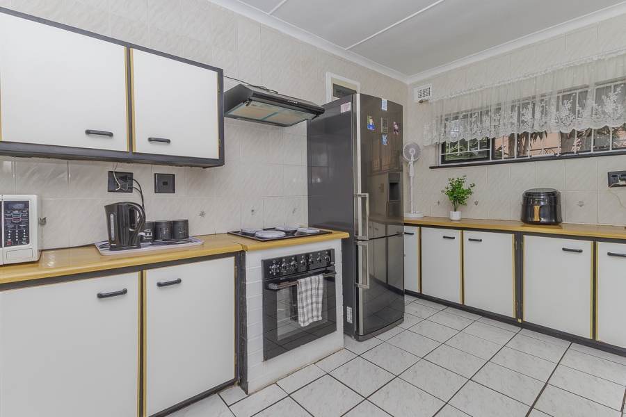 3 Bedroom Property for Sale in Mount Vernon KwaZulu-Natal