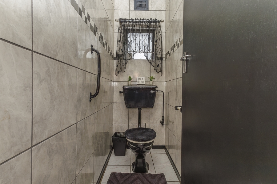 3 Bedroom Property for Sale in Mount Vernon KwaZulu-Natal