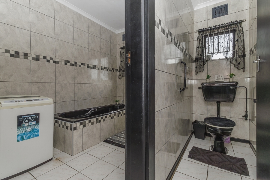 3 Bedroom Property for Sale in Mount Vernon KwaZulu-Natal