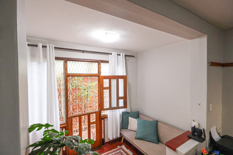 1 Bedroom Property for Sale in Essenwood KwaZulu-Natal