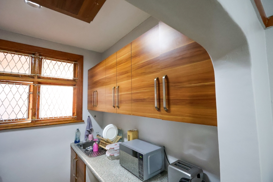 1 Bedroom Property for Sale in Essenwood KwaZulu-Natal