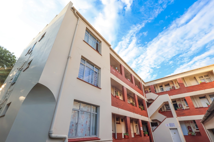 1 Bedroom Property for Sale in Essenwood KwaZulu-Natal
