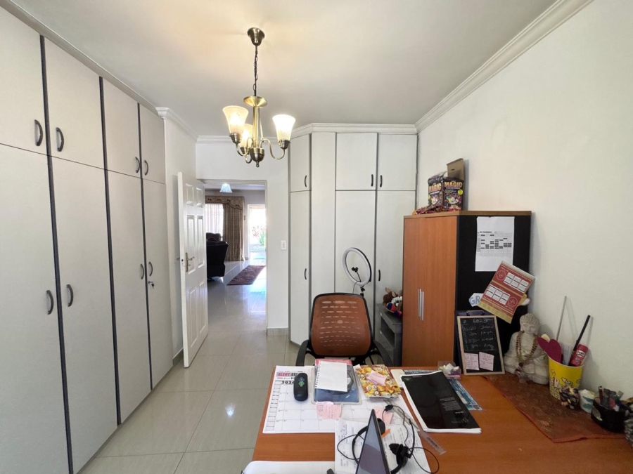 4 Bedroom Property for Sale in Sherwood KwaZulu-Natal