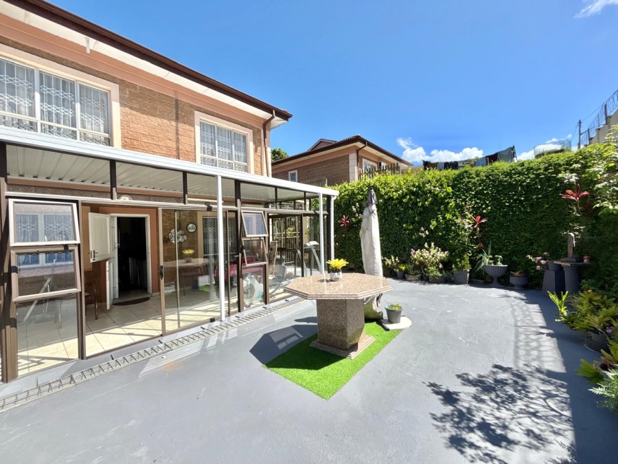 4 Bedroom Property for Sale in Sherwood KwaZulu-Natal