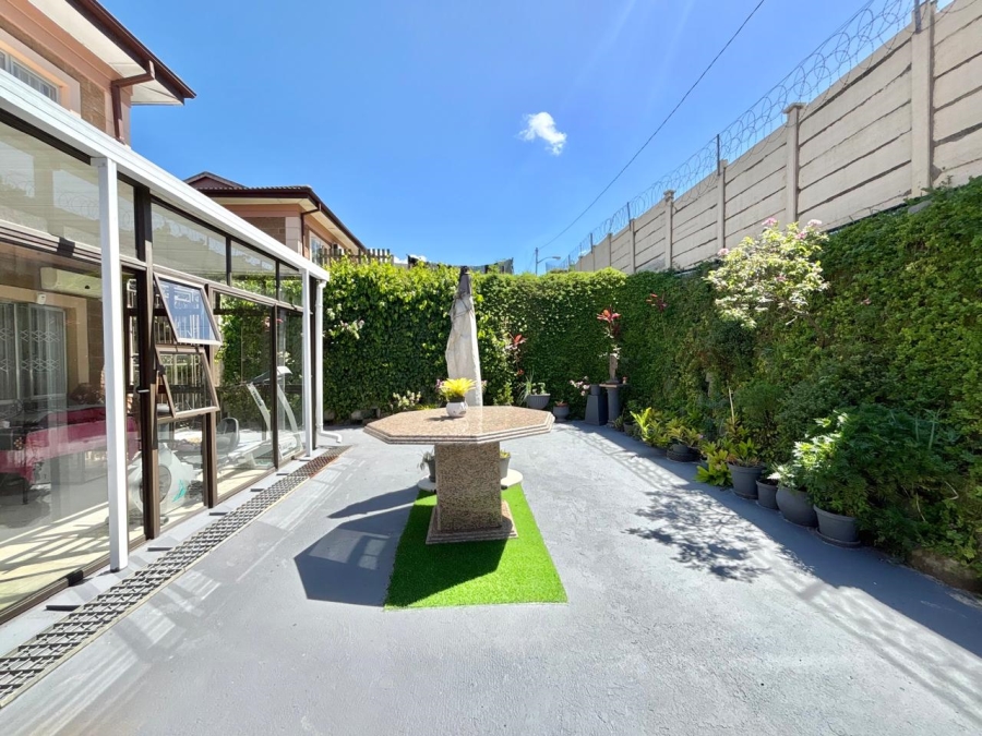 4 Bedroom Property for Sale in Sherwood KwaZulu-Natal