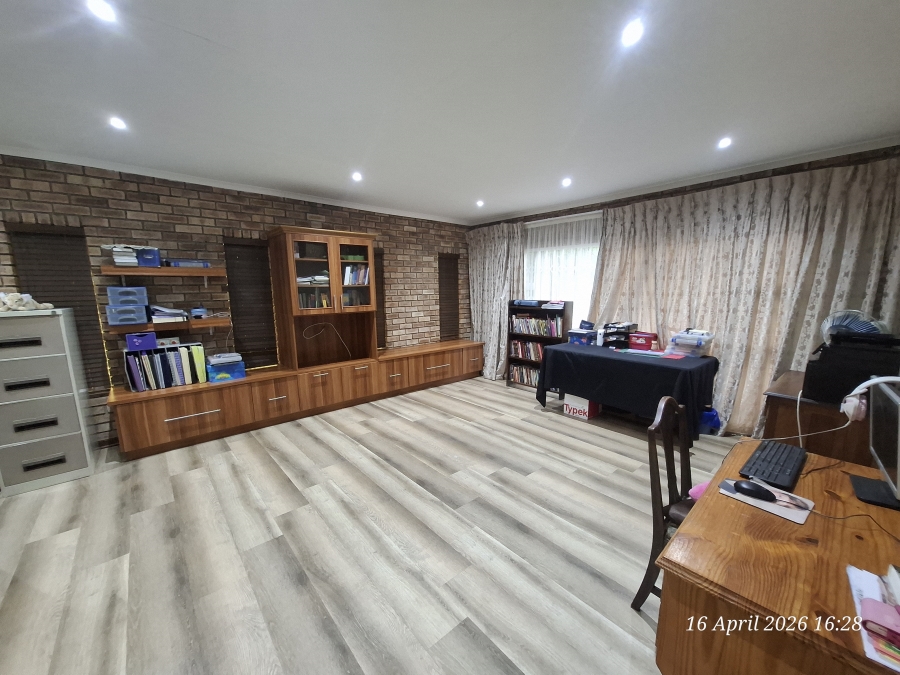 3 Bedroom Property for Sale in Pioneer Park KwaZulu-Natal