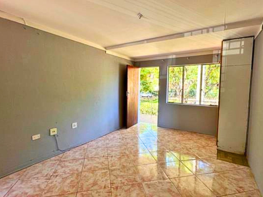 1 Bedroom Property for Sale in Scottsville KwaZulu-Natal