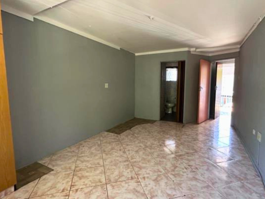 1 Bedroom Property for Sale in Scottsville KwaZulu-Natal