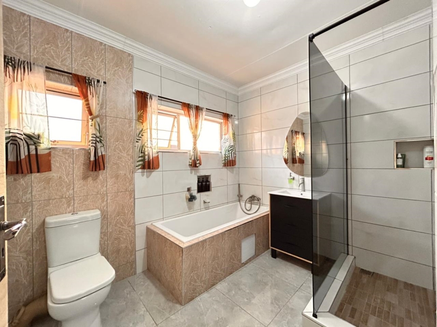 3 Bedroom Property for Sale in Meer En See KwaZulu-Natal