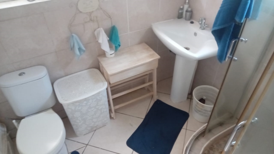 4 Bedroom Property for Sale in Uvongo KwaZulu-Natal
