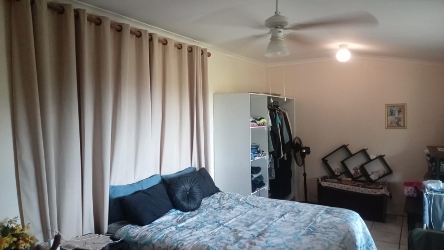 4 Bedroom Property for Sale in Uvongo KwaZulu-Natal