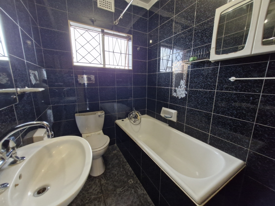 To Let 4 Bedroom Property for Rent in Reservoir Hills KwaZulu-Natal