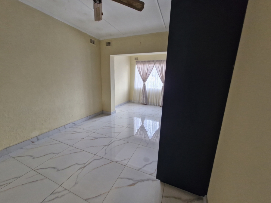 To Let 4 Bedroom Property for Rent in Reservoir Hills KwaZulu-Natal