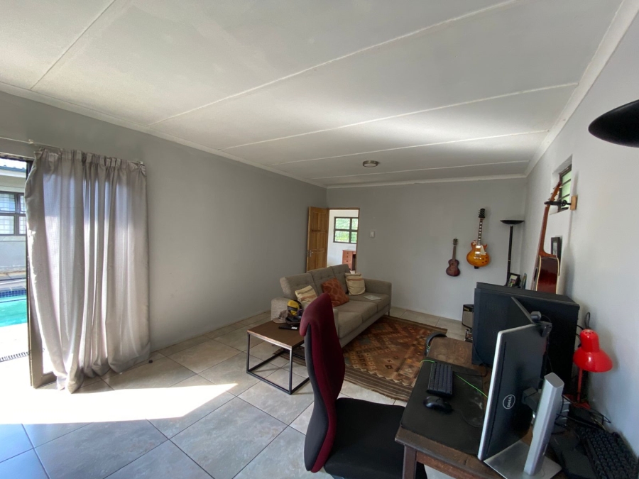 To Let 1 Bedroom Property for Rent in Crestholme KwaZulu-Natal