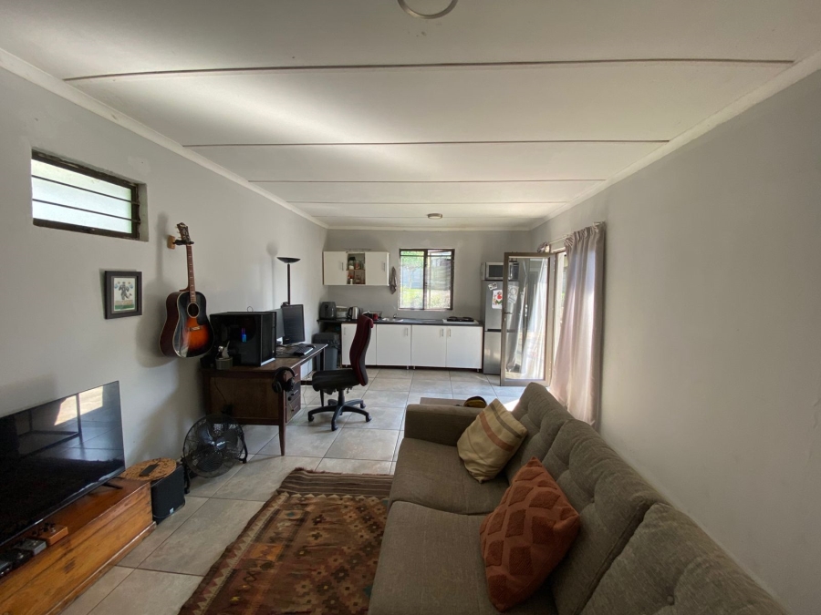 To Let 1 Bedroom Property for Rent in Crestholme KwaZulu-Natal