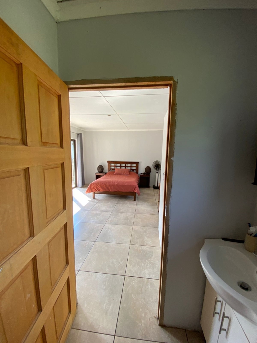 To Let 1 Bedroom Property for Rent in Crestholme KwaZulu-Natal