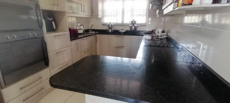5 Bedroom Property for Sale in Margate KwaZulu-Natal