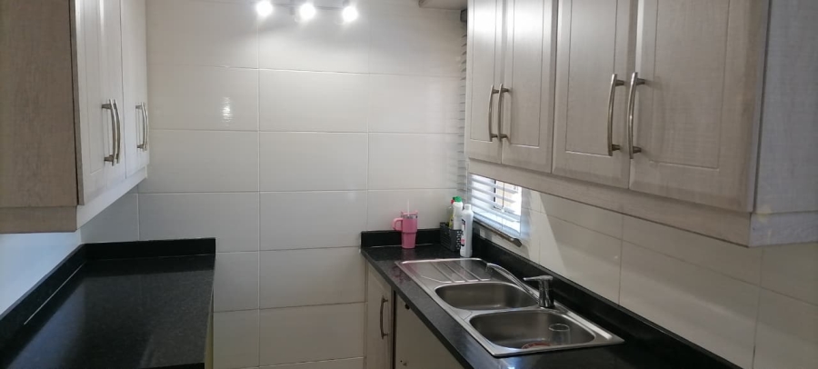 5 Bedroom Property for Sale in Margate KwaZulu-Natal